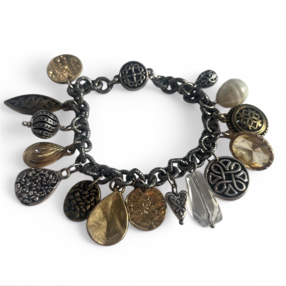 Elegant Charm Bracelet in Gold and Silver